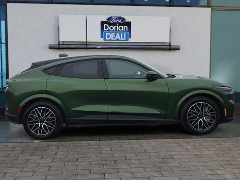 Certified 2025 Ford Mustang Mach-E Premium image 2