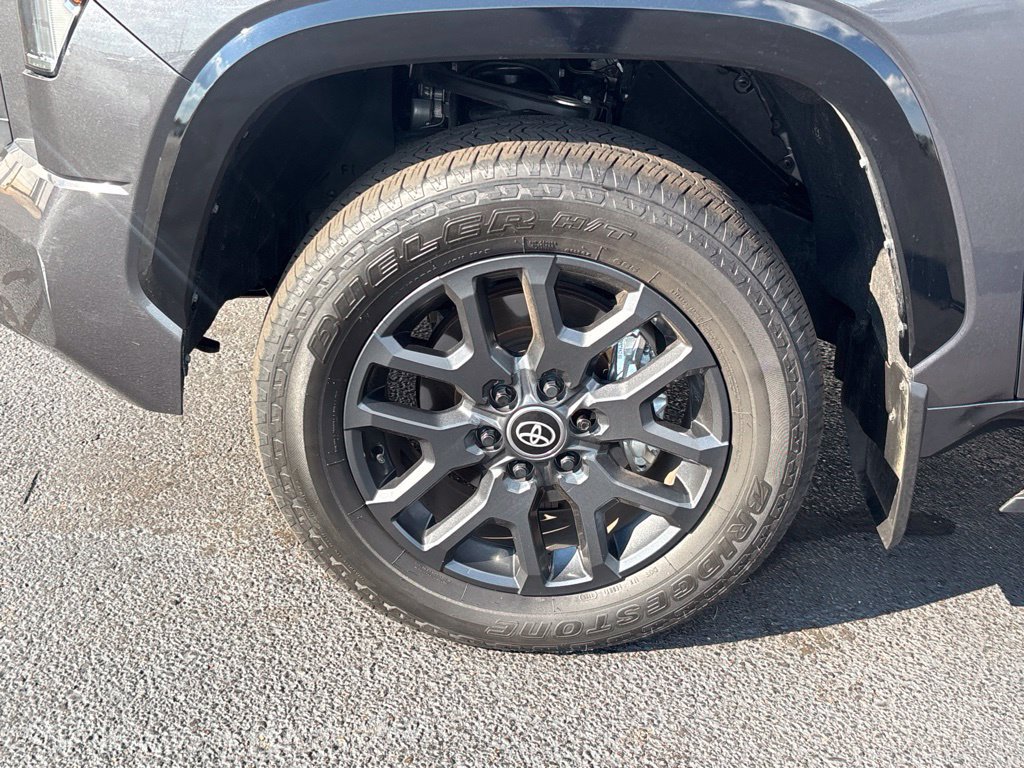 Used 2025 Toyota Tundra Platinum AWD/4WD image 30
