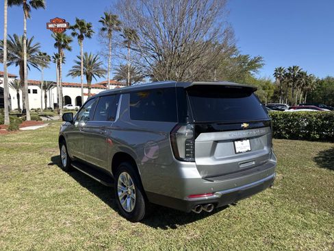 Used 2025 Chevrolet Suburban Premier image 7