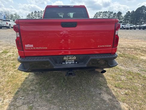 Used 2025 Chevrolet Silverado 2500 Custom w/ Custom Value Package image 6