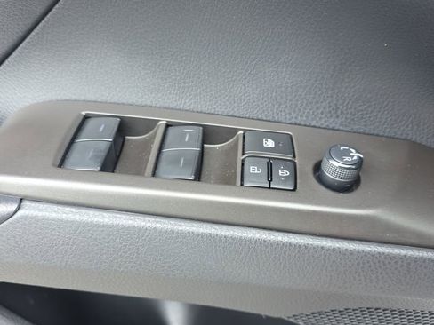 Used 2023 Toyota Camry SE image 27