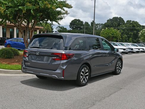 Used 2025 Honda Odyssey EX-L image 4
