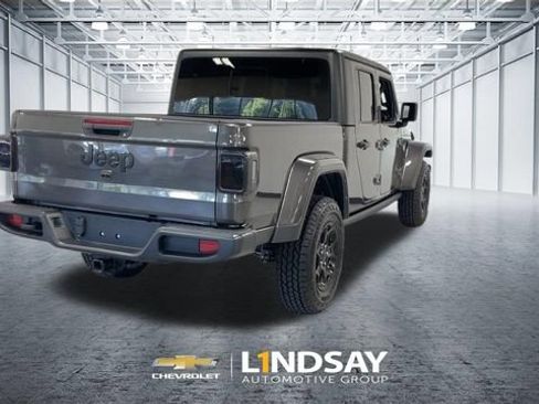 Used 2023 Jeep Gladiator Sport AWD/4WD image 9