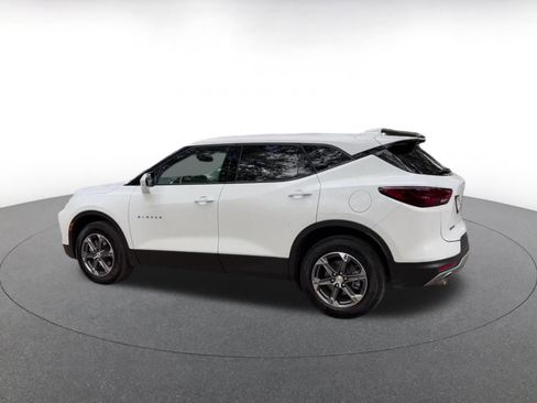 Used 2025 Chevrolet Blazer LT FWD image 10