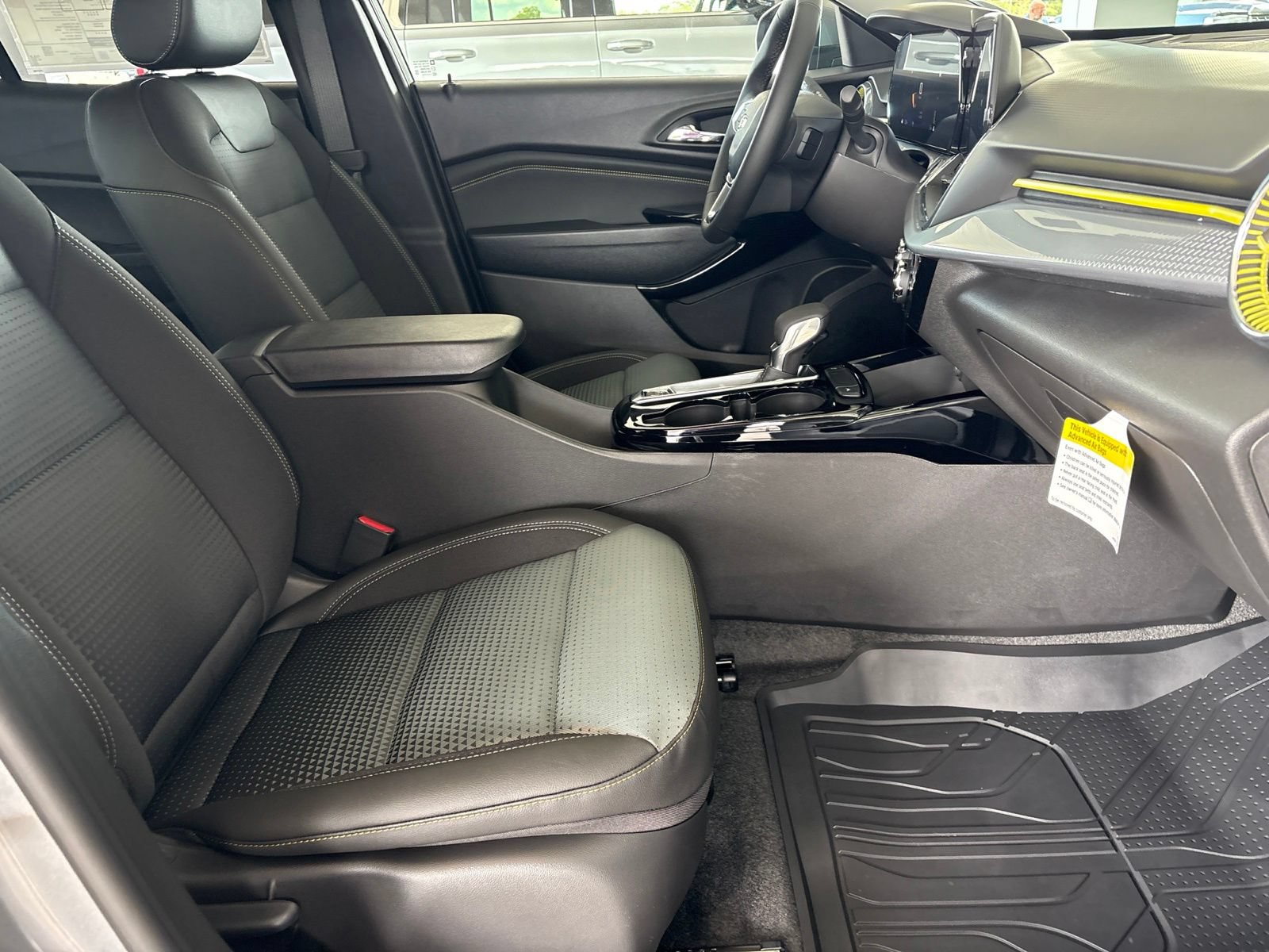 New 2026 Chevrolet Trax LT w/ LT Convenience Package FWD image 17