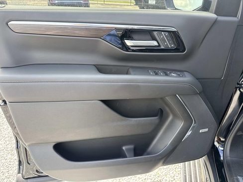 New 2026 Chevrolet Suburban Premier AWD/4WD image 19