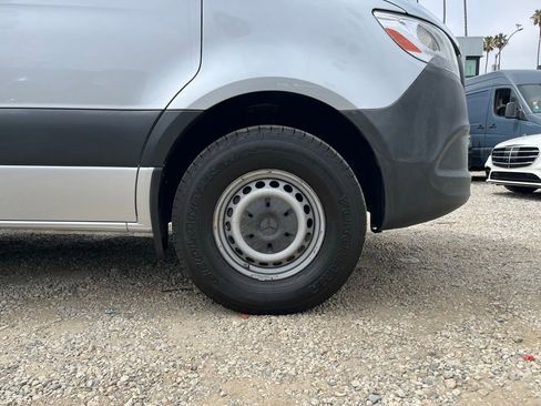 Used 2019 Mercedes-Benz Sprinter 2500 image 5