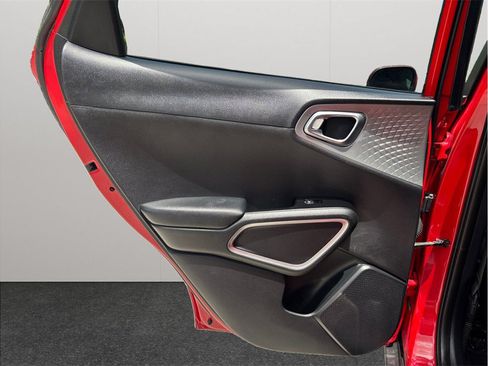 Used 2020 Kia Soul LX FWD image 28