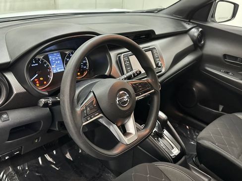 Certified 2019 Nissan Kicks S FWD image 18