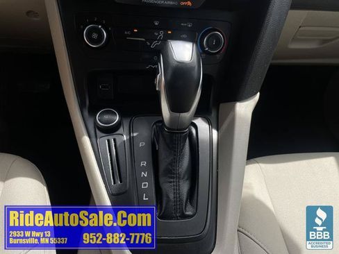 Used 2015 Ford Focus SE FWD image 19