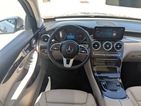 Used 2021 Mercedes-Benz GLC 300 w/ Premium Package image 17