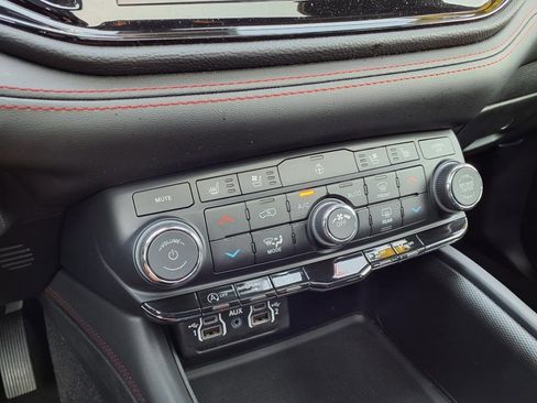 Certified 2024 Dodge Durango GT image 18