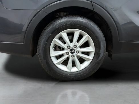 Used 2019 Kia Sorento FWD image 24