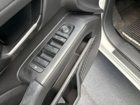 Certified 2025 Toyota Tacoma SR5 AWD/4WD image 10