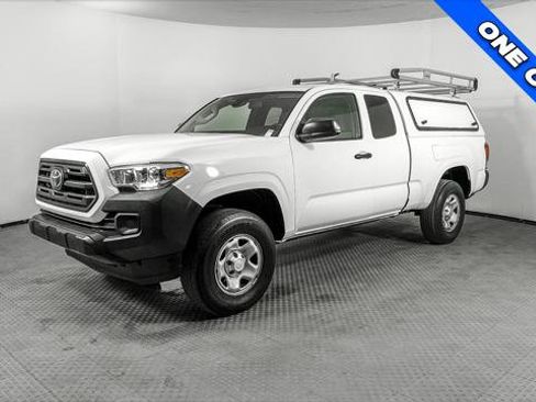 Used 2019 Toyota Tacoma SR image 2