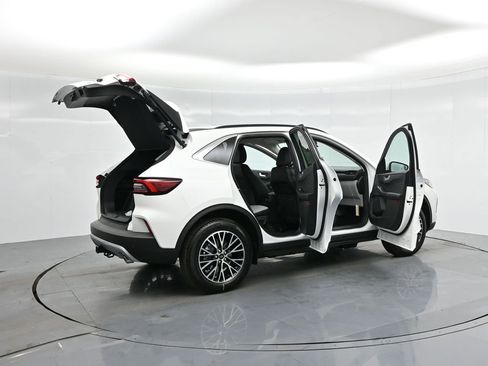 New 2025 Ford Escape SE w/ PHEV Premium Package image 5