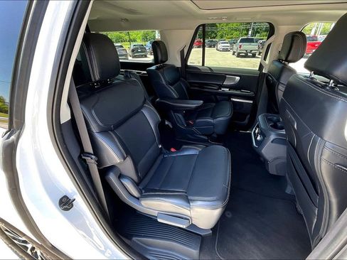 Used 2025 Ford Expedition Max Platinum AWD/4WD image 28