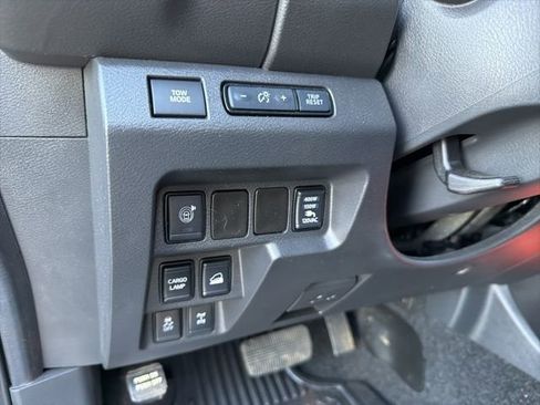 Used 2025 Nissan Frontier PRO-4X w/ Pro Premium Package image 8