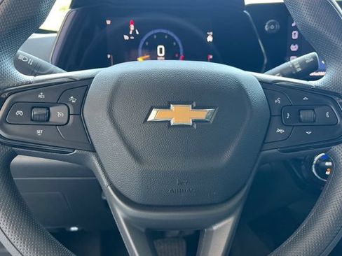 Used 2026 Chevrolet Trax LT FWD image 29
