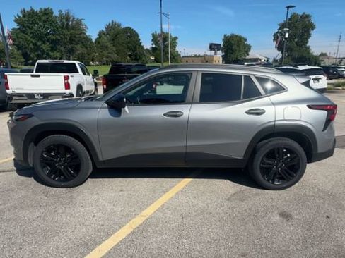 Used 2024 Chevrolet Trax ACTIV w/ Sunroof Package FWD image 5