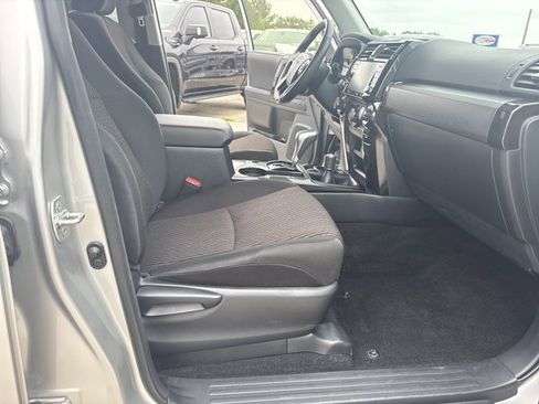 Used 2024 Toyota 4Runner TRD Off-Road image 15