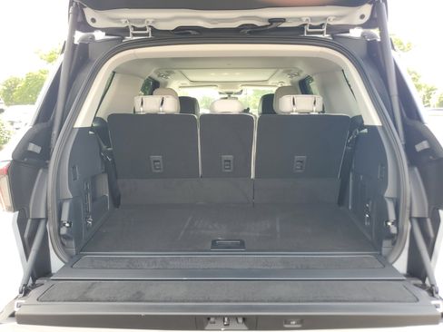 New 2026 Lincoln Navigator Reserve w/ Jet Appearance Package AWD/4WD image 32