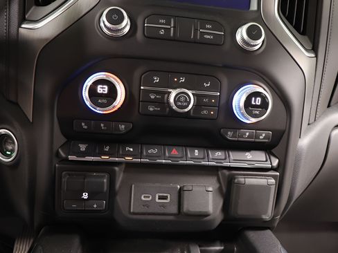 Used 2022 GMC Sierra 2500 Denali AWD/4WD image 11