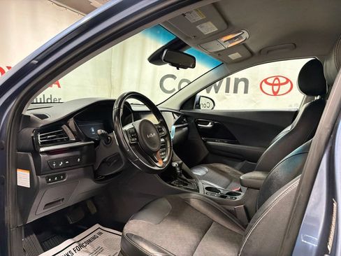 Used 2022 Kia Niro EX FWD image 23