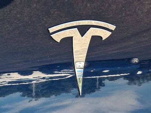 Used 2023 Tesla Model Y Long Range AWD/4WD image 28