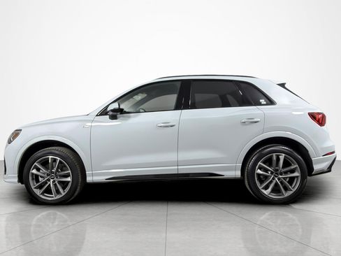 Used 2025 Audi Q3 2.0T Premium w/ Convenience Package AWD/4WD image 2