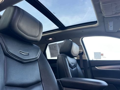 Used 2017 Cadillac XT5 Premium Luxury w/ Driver Assist Package image 18