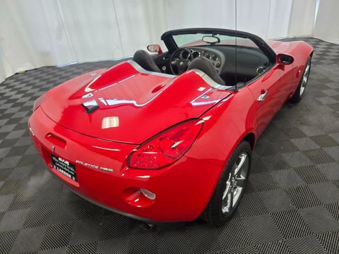 Used 2009 Pontiac Solstice GXP w/ Club Sport Package image 11