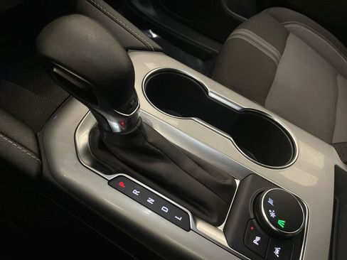 Used 2024 Chevrolet Blazer LT w/ Convenience Package FWD image 9