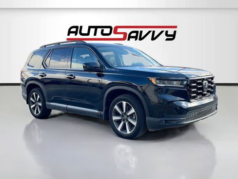 Used 2025 Honda Pilot Elite image 1