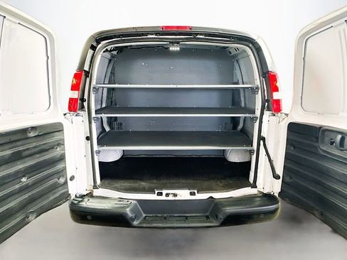 Used 2021 Chevrolet Express 2500 image 22