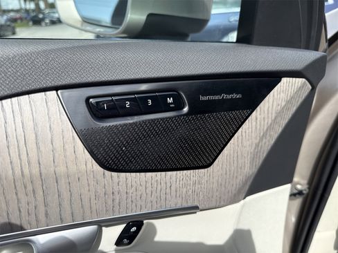 Used 2024 Volvo XC90 T8 Plus w/ Protection Package Premier image 42