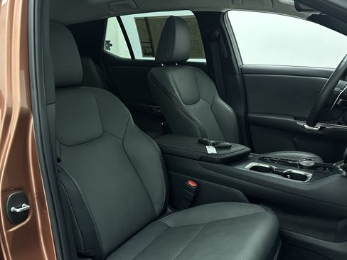 Used 2025 Lexus RZ 300e w/ Accessory Package (Z2) FWD image 40