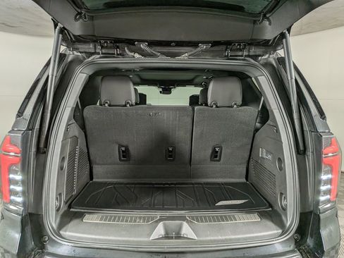 Used 2025 Chevrolet Tahoe Premier AWD/4WD image 11