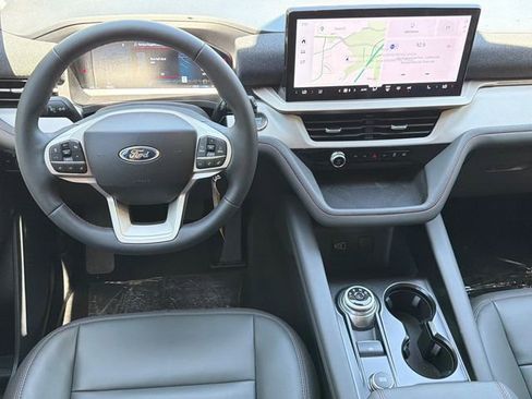 New 2026 Ford Explorer Active w/ Active Comfort Package image 24