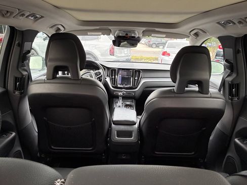 Used 2018 Volvo XC60 T5 Momentum w/ Vision Package AWD/4WD image 15