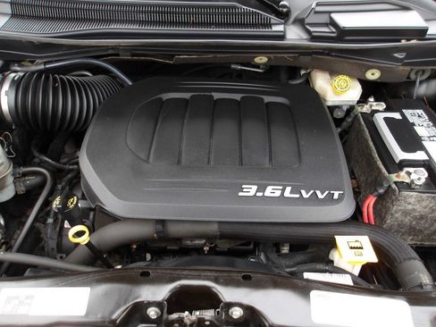 Used 2018 Dodge Grand Caravan GT image 25