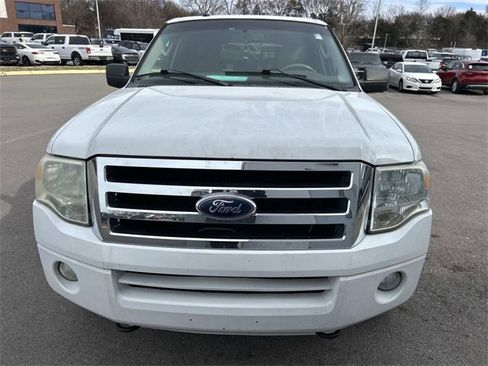 Used 2011 Ford Expedition EL XLT image 2