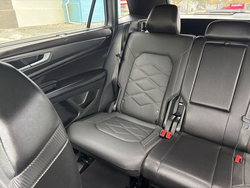 Used 2025 Volkswagen Atlas Cross Sport SE image 35