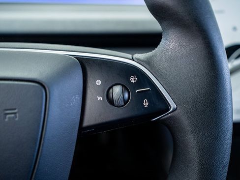 Used 2025 Tesla Model 3 Long Range image 37