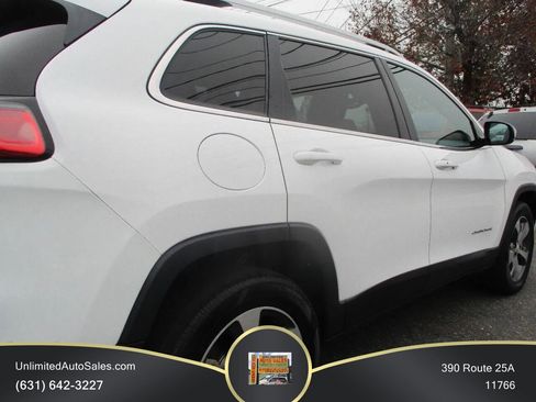 Used 2019 Jeep Cherokee Limited AWD/4WD image 23