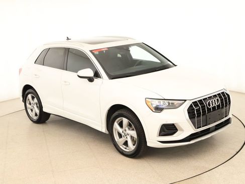Used 2020 Audi Q3 2.0T Premium w/ Convenience Package AWD/4WD image 44