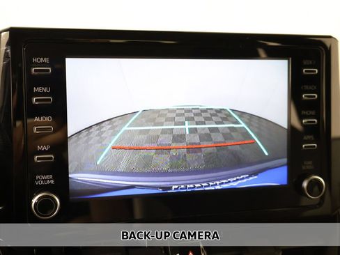 Used 2020 Toyota Corolla LE FWD image 4