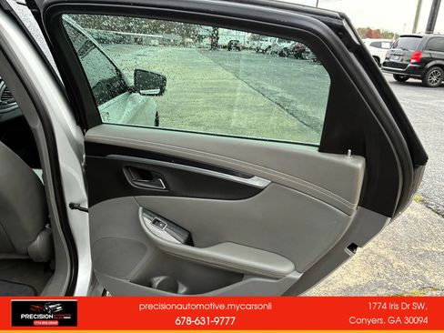 Used 2017 Chevrolet Impala LT image 32