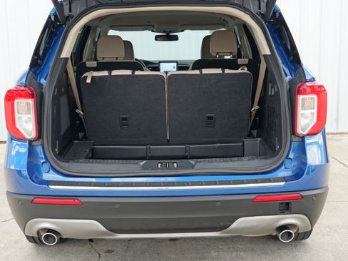 Used 2021 Ford Explorer Limited w/ Equipment Group 301A image 9