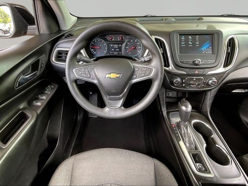 Used 2018 Chevrolet Equinox LT FWD image 8
